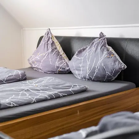 130 M² In Mit 3 Schlafzimmer *
